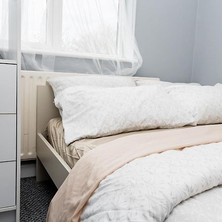 Shirley House 2, Self Catering Guest House, Self Check In, Smart Locks, 10 Min Walk To Southampton General, Aspire And Princess Anne Hospitals, Access To Fully Equipped Kitchen, Excellent Transport Links, Ideal For Longer Stays And Hospital Shifts Εξωτερικό φωτογραφία