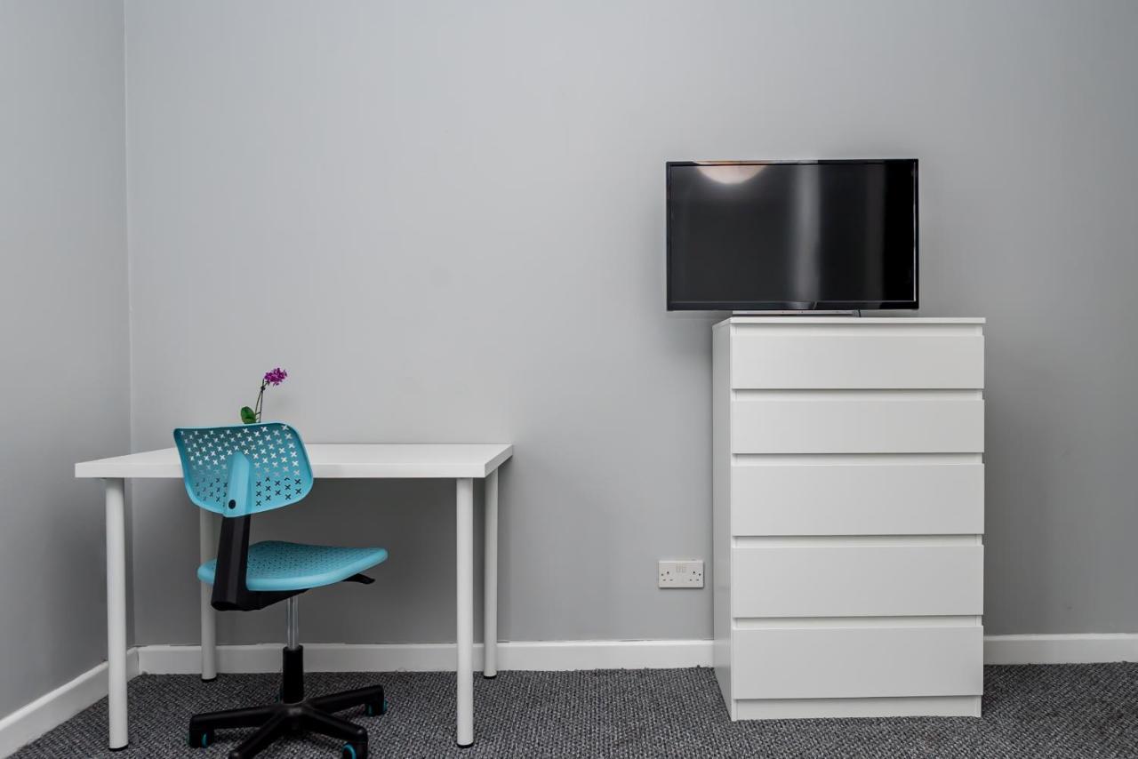 Shirley House 2, Self Catering Guest House, Self Check In, Smart Locks, 10 Min Walk To Southampton General, Aspire And Princess Anne Hospitals, Access To Fully Equipped Kitchen, Excellent Transport Links, Ideal For Longer Stays And Hospital Shifts Εξωτερικό φωτογραφία