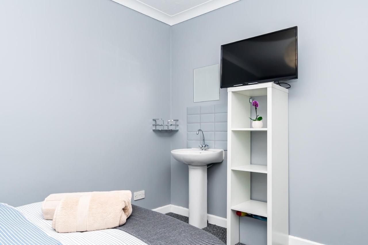 Shirley House 2, Self Catering Guest House, Self Check In, Smart Locks, 10 Min Walk To Southampton General, Aspire And Princess Anne Hospitals, Access To Fully Equipped Kitchen, Excellent Transport Links, Ideal For Longer Stays And Hospital Shifts Εξωτερικό φωτογραφία