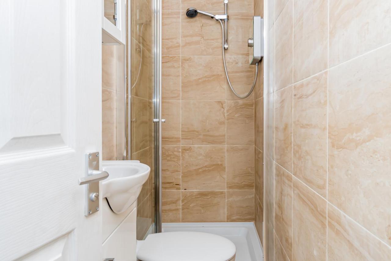 Shirley House 2, Self Catering Guest House, Self Check In, Smart Locks, 10 Min Walk To Southampton General, Aspire And Princess Anne Hospitals, Access To Fully Equipped Kitchen, Excellent Transport Links, Ideal For Longer Stays And Hospital Shifts Εξωτερικό φωτογραφία