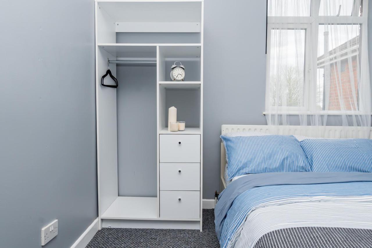 Shirley House 2, Self Catering Guest House, Self Check In, Smart Locks, 10 Min Walk To Southampton General, Aspire And Princess Anne Hospitals, Access To Fully Equipped Kitchen, Excellent Transport Links, Ideal For Longer Stays And Hospital Shifts Εξωτερικό φωτογραφία