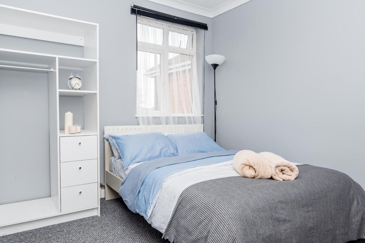 Shirley House 2, Self Catering Guest House, Self Check In, Smart Locks, 10 Min Walk To Southampton General, Aspire And Princess Anne Hospitals, Access To Fully Equipped Kitchen, Excellent Transport Links, Ideal For Longer Stays And Hospital Shifts Εξωτερικό φωτογραφία