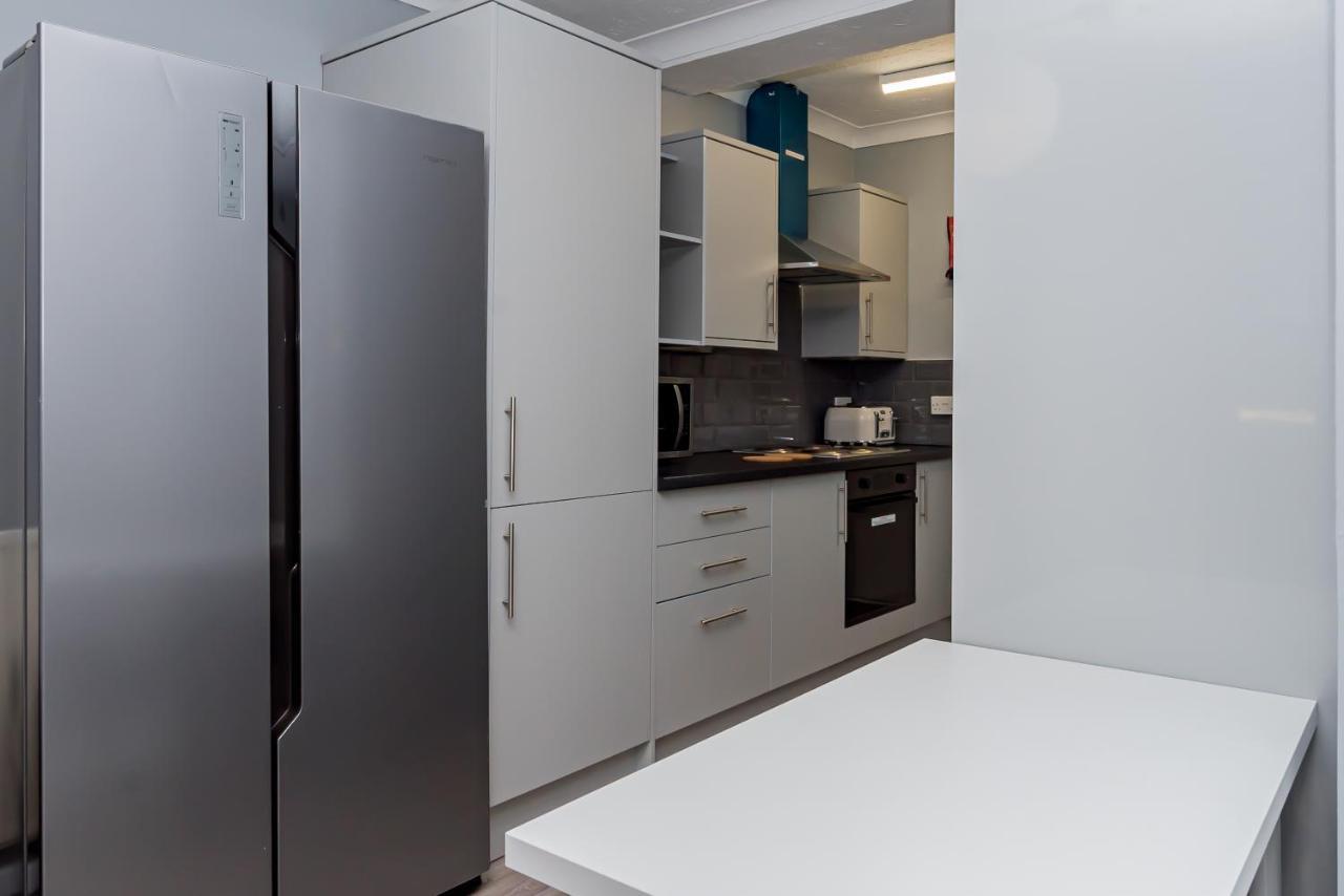 Shirley House 2, Self Catering Guest House, Self Check In, Smart Locks, 10 Min Walk To Southampton General, Aspire And Princess Anne Hospitals, Access To Fully Equipped Kitchen, Excellent Transport Links, Ideal For Longer Stays And Hospital Shifts Εξωτερικό φωτογραφία