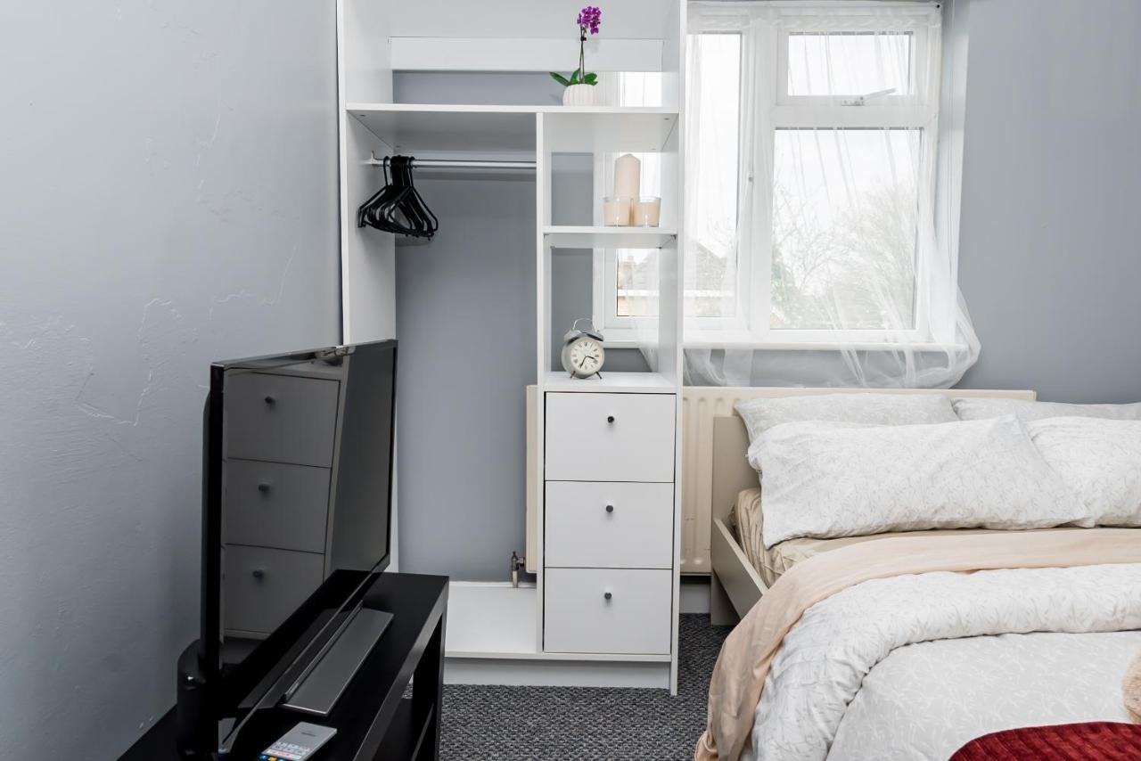 Shirley House 2, Self Catering Guest House, Self Check In, Smart Locks, 10 Min Walk To Southampton General, Aspire And Princess Anne Hospitals, Access To Fully Equipped Kitchen, Excellent Transport Links, Ideal For Longer Stays And Hospital Shifts Εξωτερικό φωτογραφία
