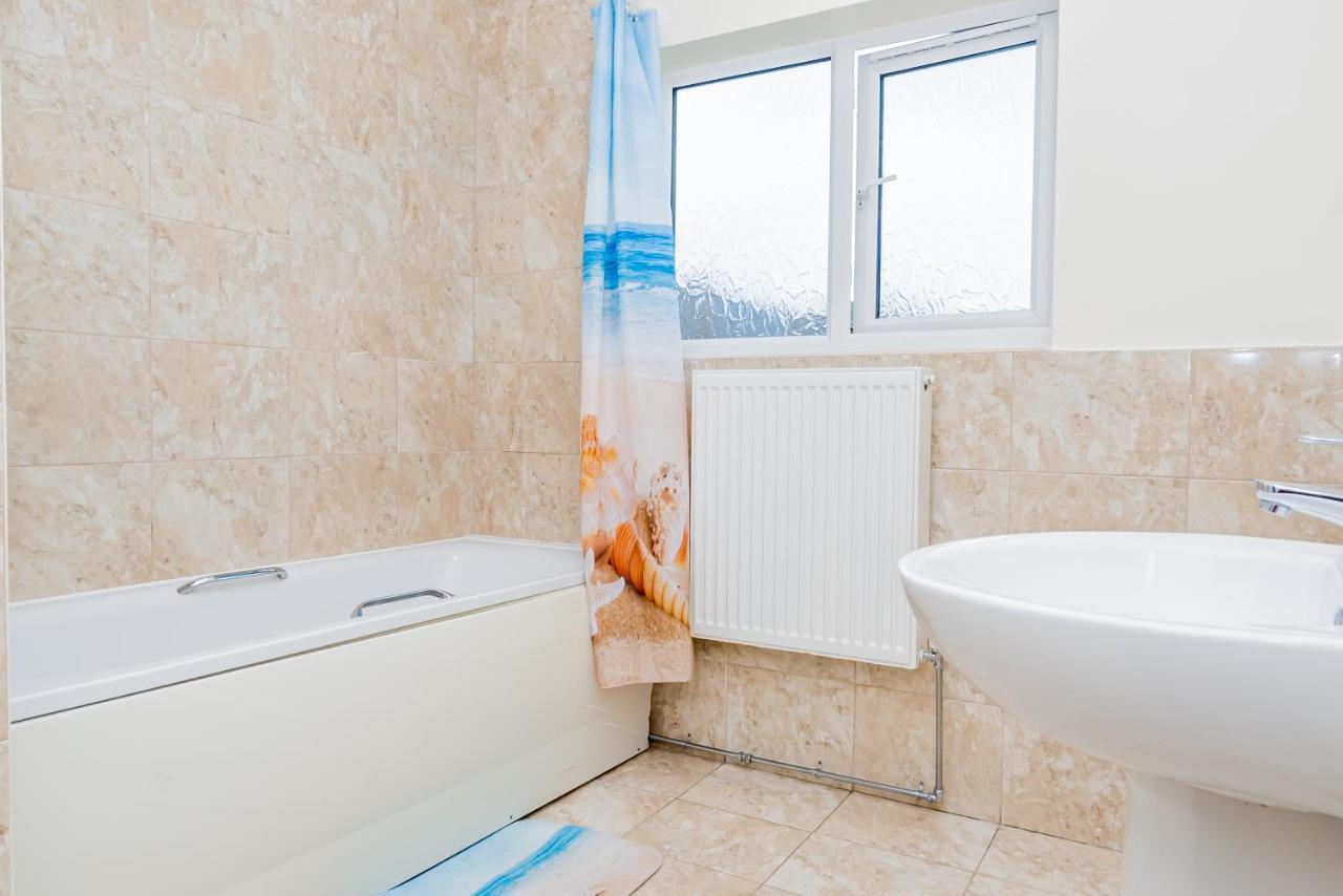 Shirley House 2, Self Catering Guest House, Self Check In, Smart Locks, 10 Min Walk To Southampton General, Aspire And Princess Anne Hospitals, Access To Fully Equipped Kitchen, Excellent Transport Links, Ideal For Longer Stays And Hospital Shifts Εξωτερικό φωτογραφία