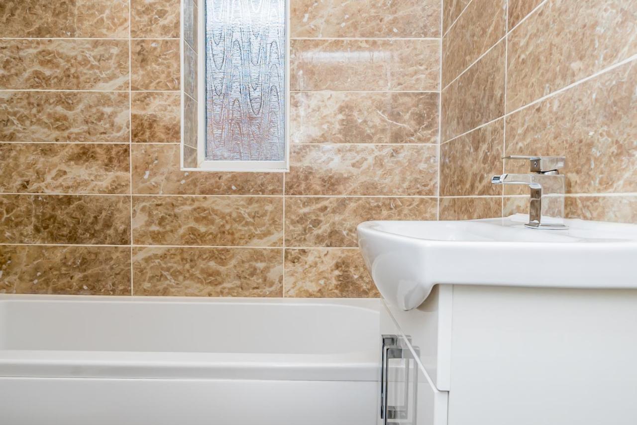 Shirley House 2, Self Catering Guest House, Self Check In, Smart Locks, 10 Min Walk To Southampton General, Aspire And Princess Anne Hospitals, Access To Fully Equipped Kitchen, Excellent Transport Links, Ideal For Longer Stays And Hospital Shifts Εξωτερικό φωτογραφία