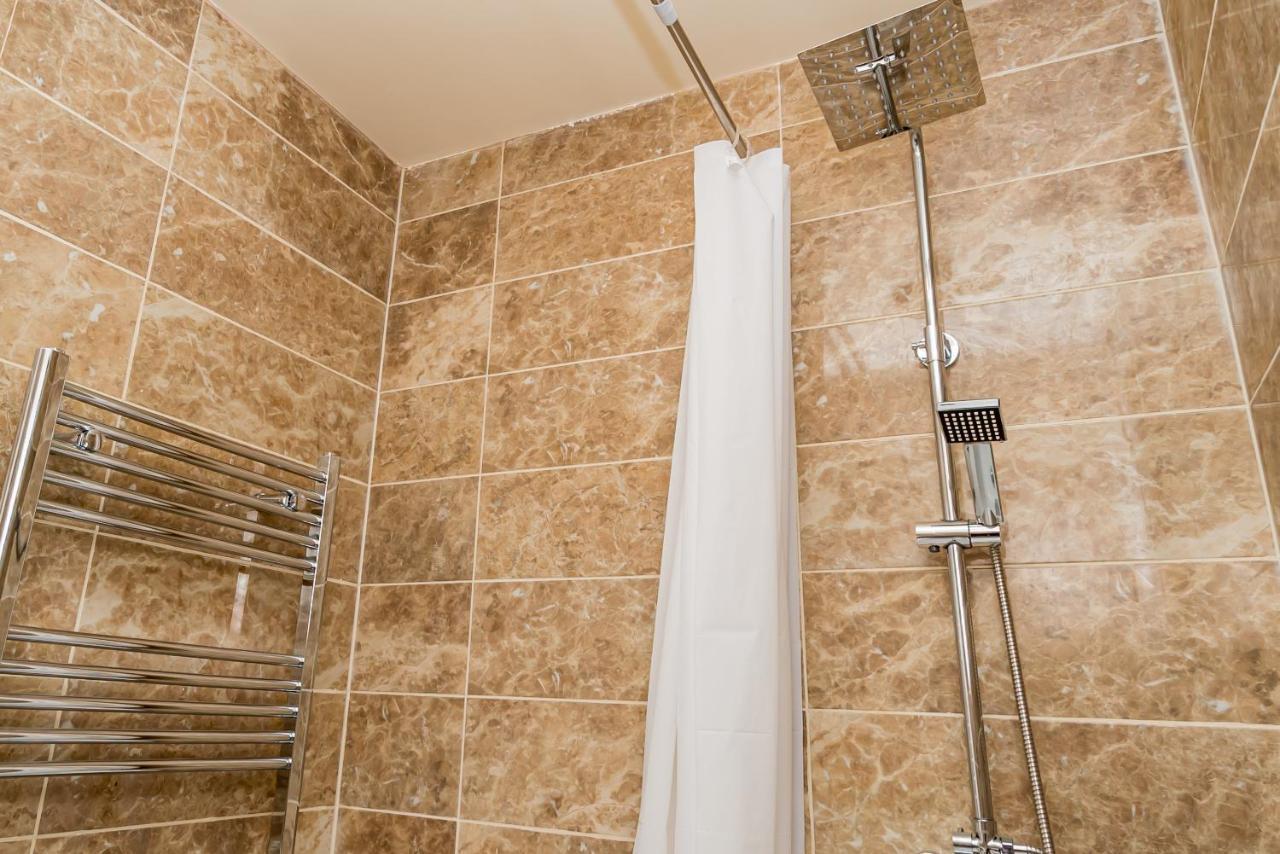 Shirley House 2, Self Catering Guest House, Self Check In, Smart Locks, 10 Min Walk To Southampton General, Aspire And Princess Anne Hospitals, Access To Fully Equipped Kitchen, Excellent Transport Links, Ideal For Longer Stays And Hospital Shifts Εξωτερικό φωτογραφία