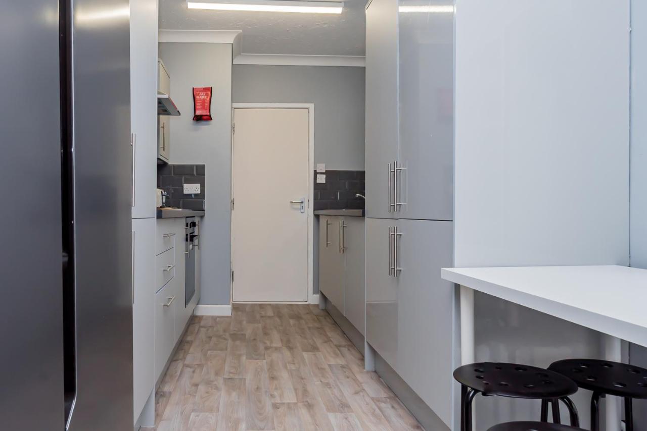 Shirley House 2, Self Catering Guest House, Self Check In, Smart Locks, 10 Min Walk To Southampton General, Aspire And Princess Anne Hospitals, Access To Fully Equipped Kitchen, Excellent Transport Links, Ideal For Longer Stays And Hospital Shifts Εξωτερικό φωτογραφία