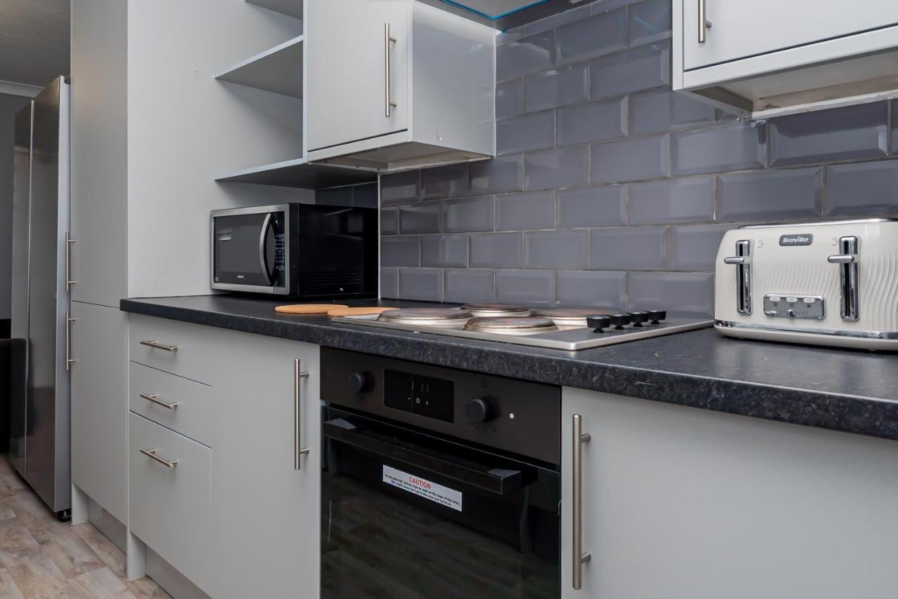 Shirley House 2, Self Catering Guest House, Self Check In, Smart Locks, 10 Min Walk To Southampton General, Aspire And Princess Anne Hospitals, Access To Fully Equipped Kitchen, Excellent Transport Links, Ideal For Longer Stays And Hospital Shifts Εξωτερικό φωτογραφία