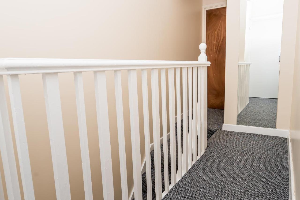 Shirley House 2, Self Catering Guest House, Self Check In, Smart Locks, 10 Min Walk To Southampton General, Aspire And Princess Anne Hospitals, Access To Fully Equipped Kitchen, Excellent Transport Links, Ideal For Longer Stays And Hospital Shifts Εξωτερικό φωτογραφία