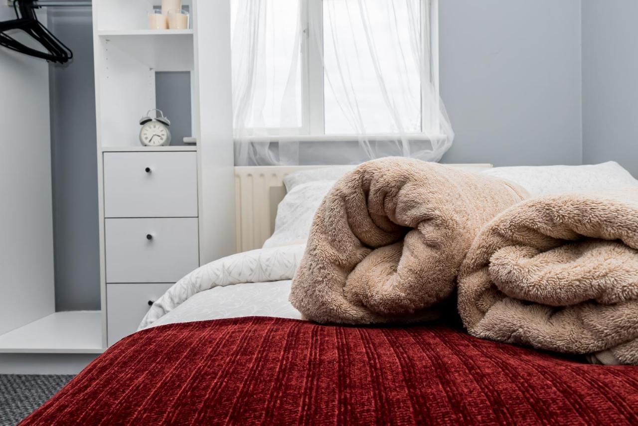 Shirley House 2, Self Catering Guest House, Self Check In, Smart Locks, 10 Min Walk To Southampton General, Aspire And Princess Anne Hospitals, Access To Fully Equipped Kitchen, Excellent Transport Links, Ideal For Longer Stays And Hospital Shifts Εξωτερικό φωτογραφία
